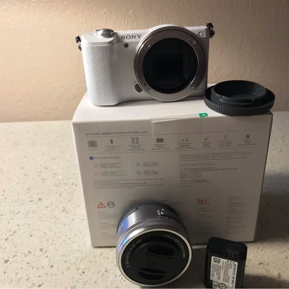 Sony Digital Camera - Picture 5 of 5